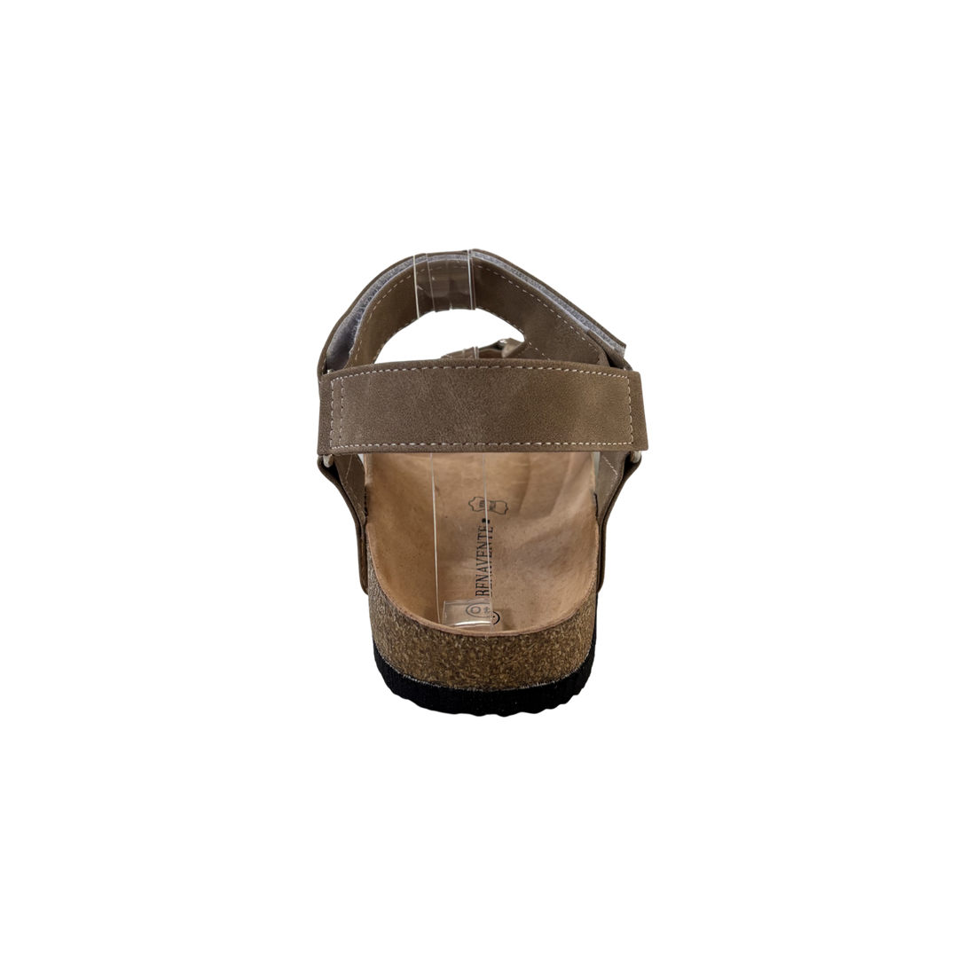 Sandalias casuales beige para hombre con diseño barefoot. Calzado de dedo ligero y cómodo para el verano.