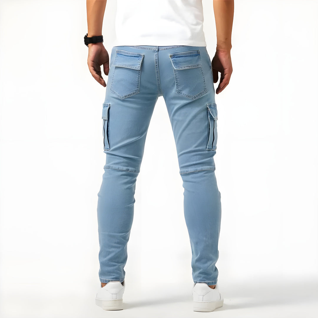 Pantalón cargo hombre, tejido elástico, cómodo, con bolsillos, estilo urbano y funcional.