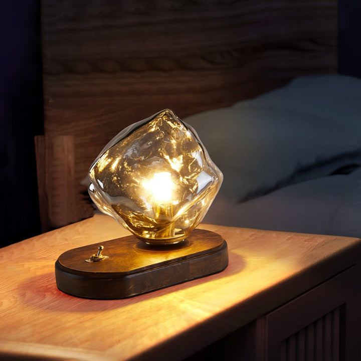 Mesa de cristal Averis: Lámpara moderna con luz suave para crear ambiente en tu hogar.