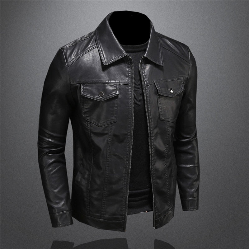 Chaqueta casual de hombre en color negro, corte ajustado. Ideal para moda masculina de primavera y otoño.