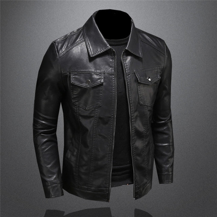 Chaqueta casual de hombre en color negro, corte ajustado. Ideal para moda masculina de primavera y otoño.
