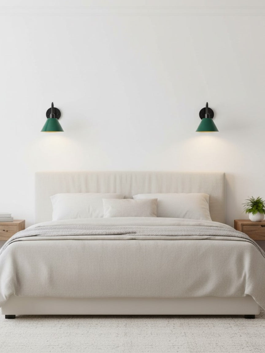 Aplique de pared moderno elegante, luz direccional cónica para lectura.