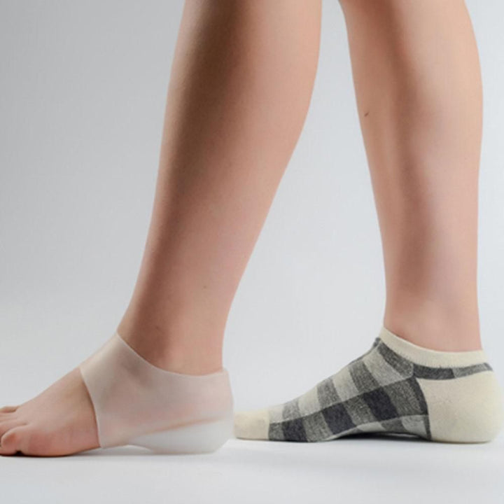 Comodidad superior con plantillas invisibles de silicona, que brindan un levantamiento de altura discreto.