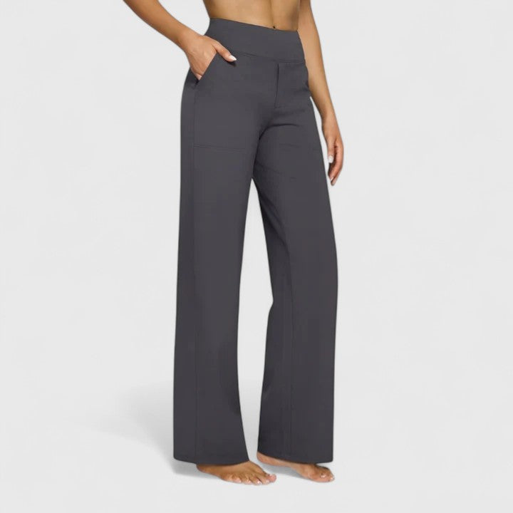 Pantalón mujer casual, corte ancho y tiro alto. Cintura elástica y bolsillos para un look veraniego.