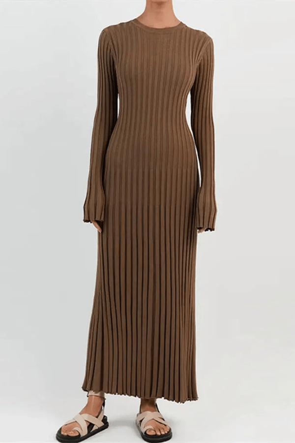 Vestido de punto acanalado para mujer, corte maxi. Comodidad y estilo elegante para invitada de boda o fiesta.