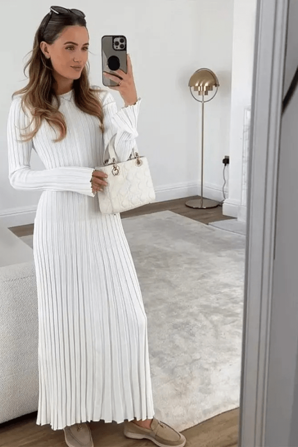 Maxi vestido acanalado de punto para mujer. Elegancia y comodidad para invitada de boda, fiesta o uso casual.