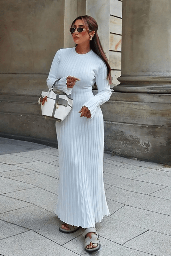 Vestido maxi de punto acanalado para mujer, ideal invitada de boda. Diseño elegante y cómodo para fiesta.