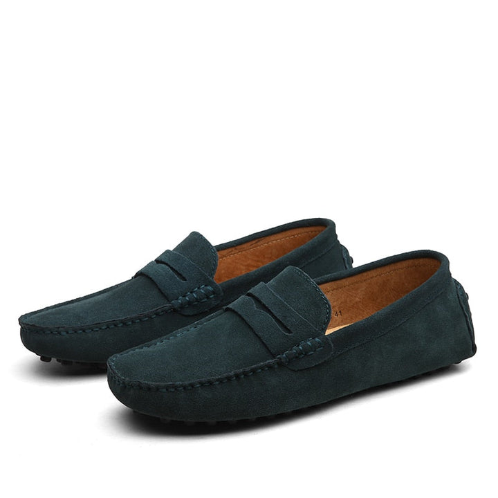 Mocasines de hombre. Estilo casual elegante, ideal para combinar con ropa de primavera-verano.
