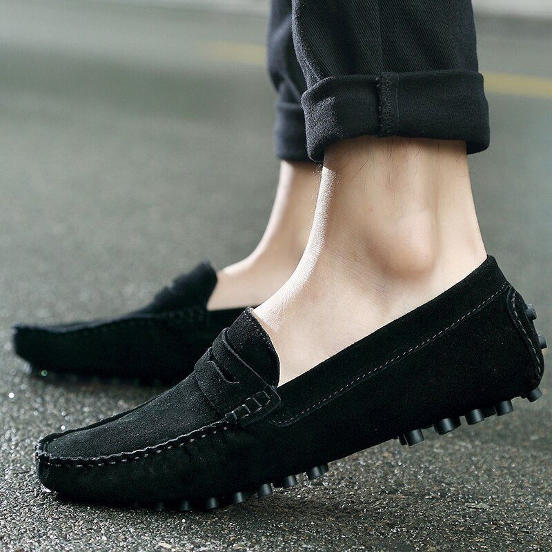 Mocasines casuales elegantes para hombre. Calzado cómodo de moda masculina.