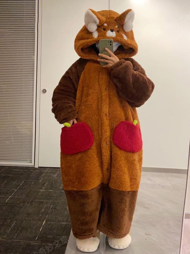 Pijama con capucha de panda rojo, acogedor y cálido para adultos, ideal para el hogar.