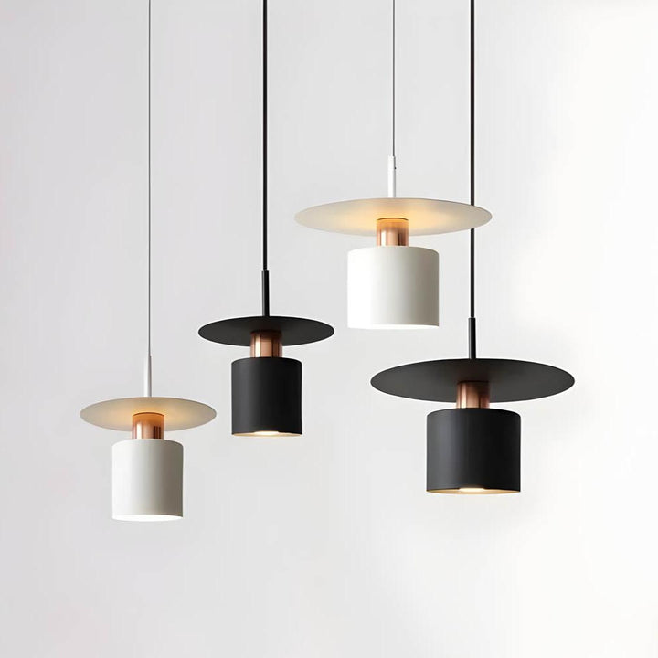 Lámpara de techo LED minimalista. Eficiencia energética para iluminación interior moderna. Ideal para comedor y salón.