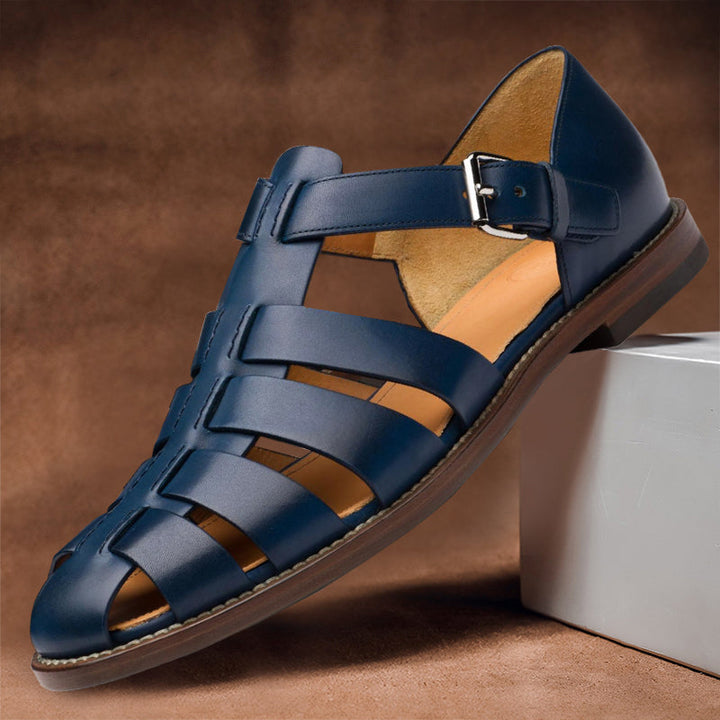 Sandalias de hombre con estilo sofisticado, realzan tu look casual de verano.