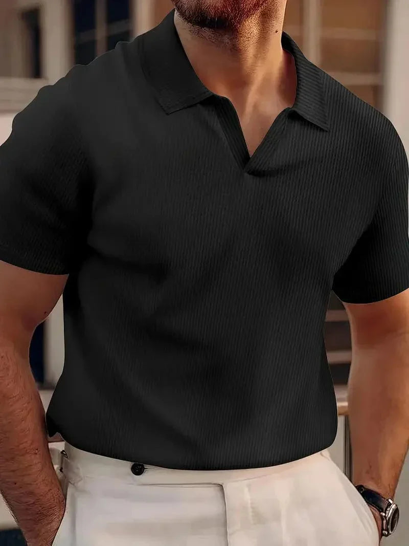 Polo premium clásico para vestuario masculino, diseño atemporal y ajuste cómodo. Ropa casual y elegante.