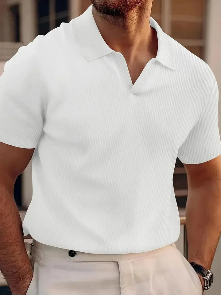 Polo casual de hombre de alta calidad, estilo clásico y confortable. Imprescindible en el vestuario masculino.
