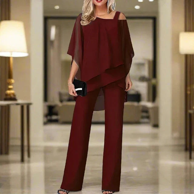 Conjunto de chifón para ocasión especial. Ropa elegante femenina con estilo fresco y cómodo.