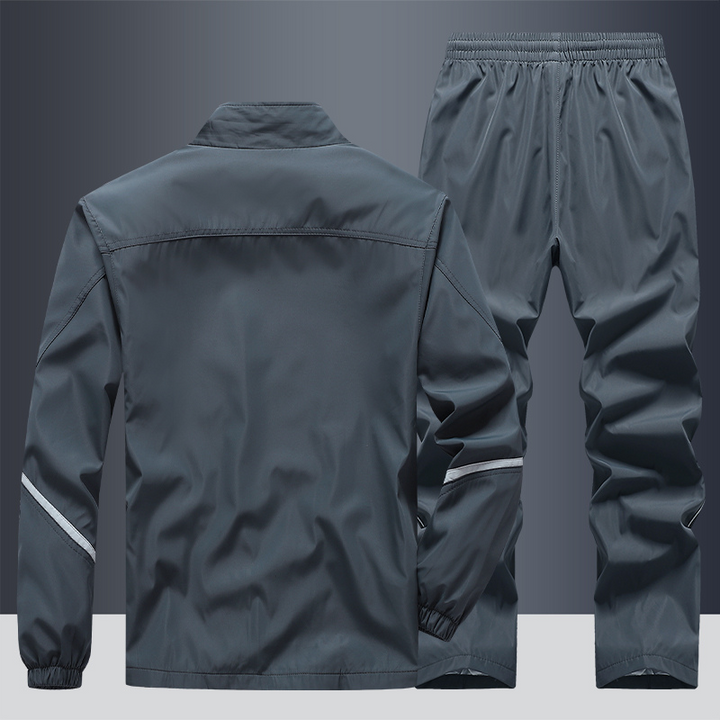 Chándal de hombre para moda masculina. Conjunto deportivo versátil, ideal para ropa casual y tiempo libre.