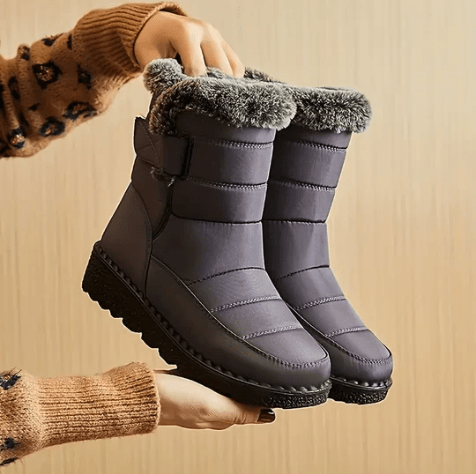 Calzado botín de mujer, cómodo y con estilo para invierno. Suela antideslizante para días fríos.