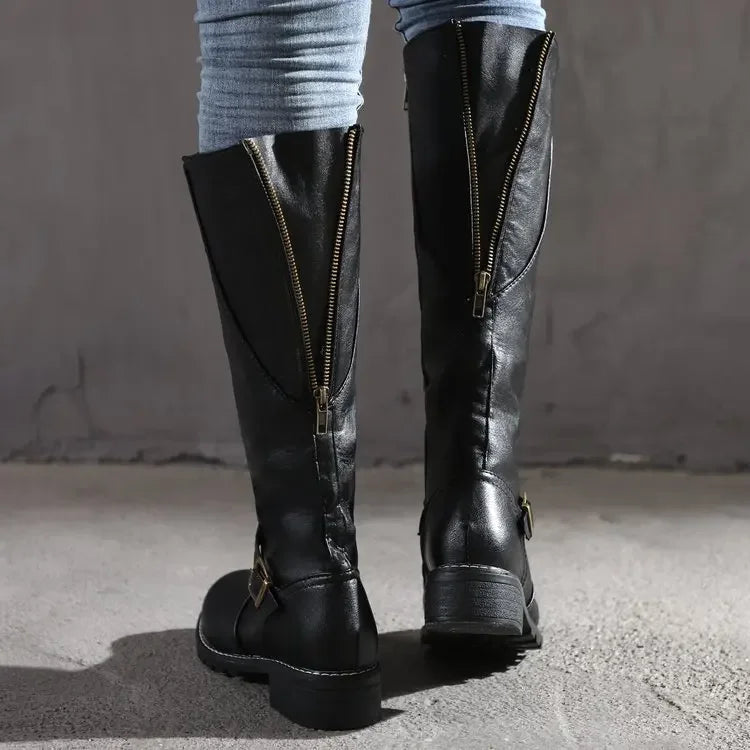 Calzado de moda: botas altas de mujer, elegantes y versátiles, ideales para invierno. Diseño clásico a la rodilla.