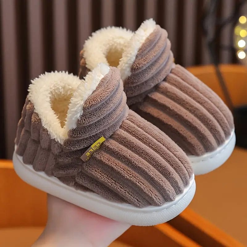 Pantuflas de invierno veganas, suaves y antideslizantes, brindan calor y comodidad a tus pies.