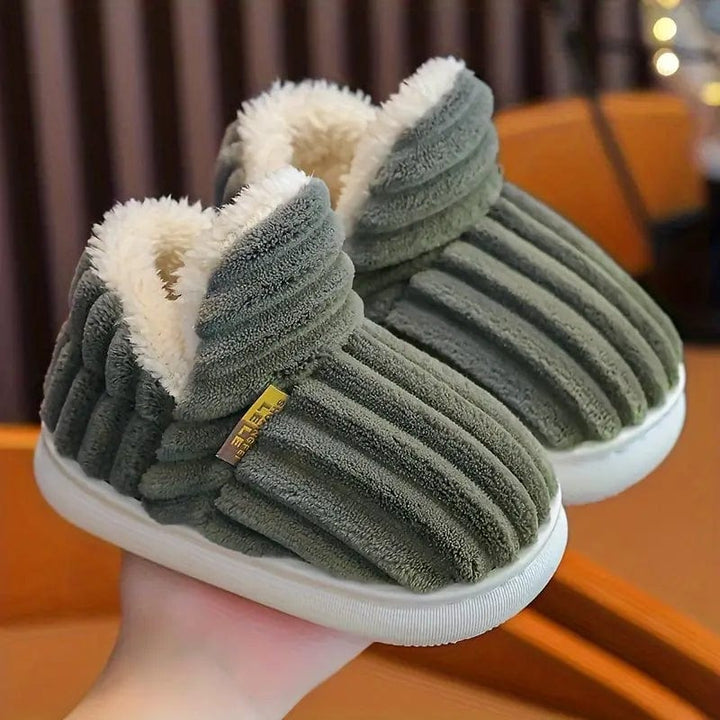 Zapatillas de felpa suaves para invierno, unisex, con plantilla cómoda para el relax en casa.