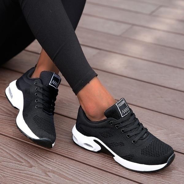 Zapatillas deportivas de mujer en mesh rosa azul con cordones, suela amortiguada. Ideales para fitness y casual.