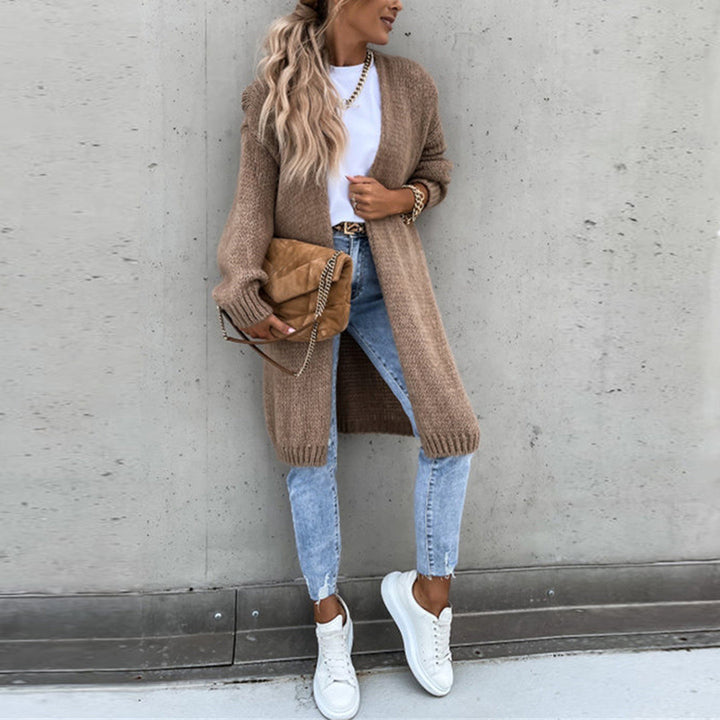 Suéter cárdigan clásico y largo para mujer. Moda versátil y elegante para el frío.