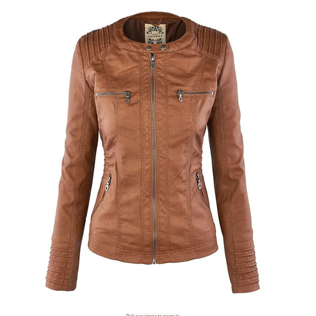 Chaqueta urbana versátil para mujer con acabado efecto piel. Perfecta para el día a día.