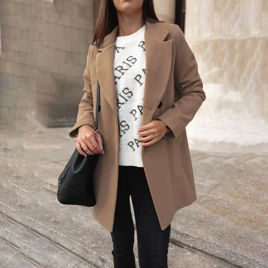 Mantente abrigada con este elegante abrigo de lana para mujer, perfecto para la moda de invierno.
