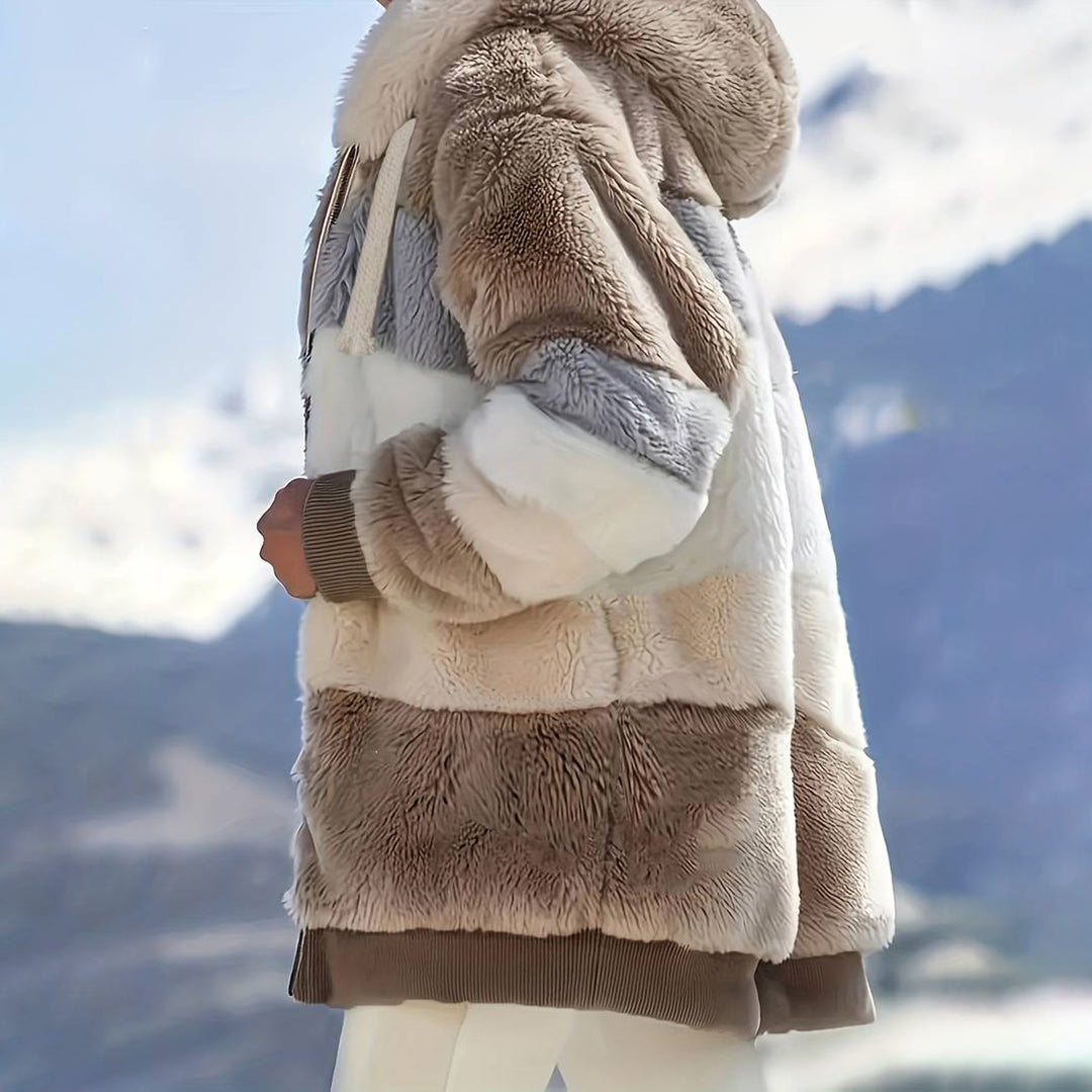 Chaqueta de mujer con capucha, forro polar suave y cálido. Ropa de abrigo esencial para el invierno cómodo.