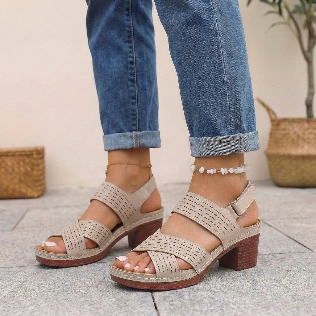 Sandalias Carmela de plataforma para mujer con correas elegantes, calzado transpirable y estilo casual.
