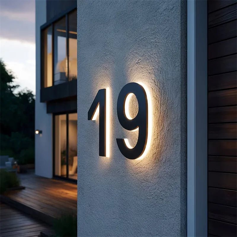 Señalización de dirección LED personalizable, duradera e impermeable para la entrada de su hogar.