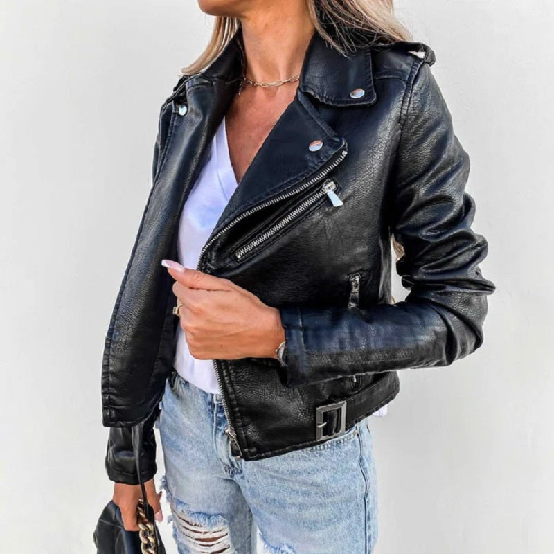 Blazer versátil de mujer con solapa, perfecto para moda de entretiempo. Estilo casual y formal en negro o vinotinto.
