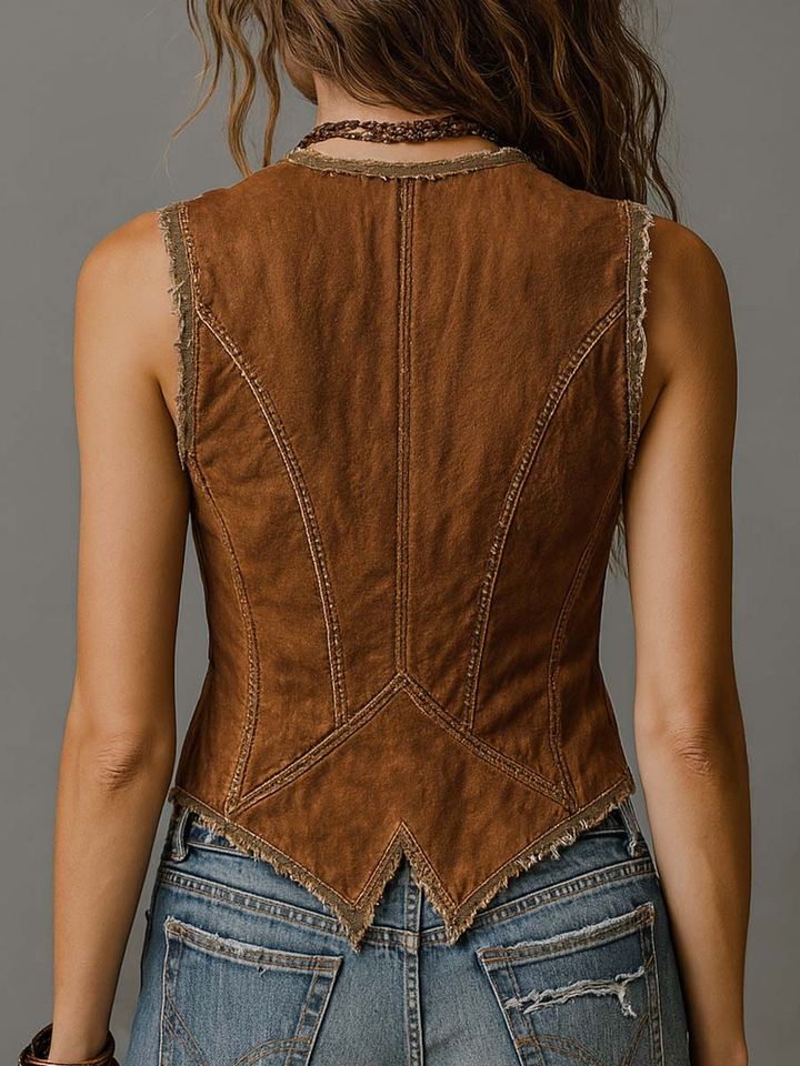 Chaleco denim mujer, tono caramelo vintage, con efecto desgastado. Una prenda casual y chic.