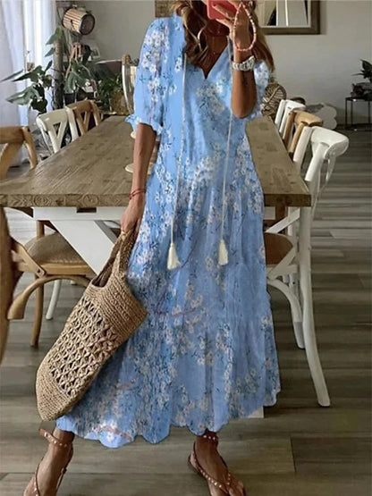 Mujer con vestido casual bohemio maxi, ligero para la playa y días de verano.