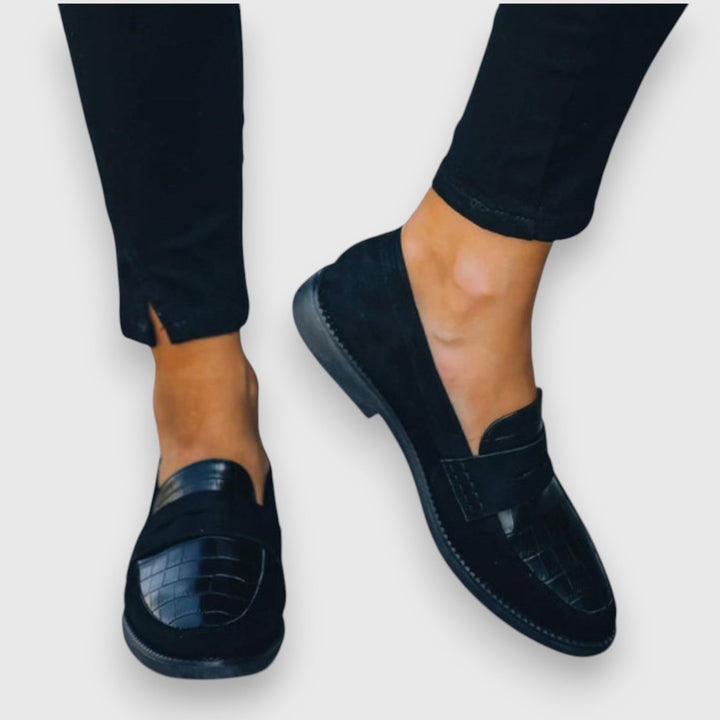 Zapatos de hombre estilo cocodrilo en cuero premium, mocasines confortables para moda masculina casual y formal.