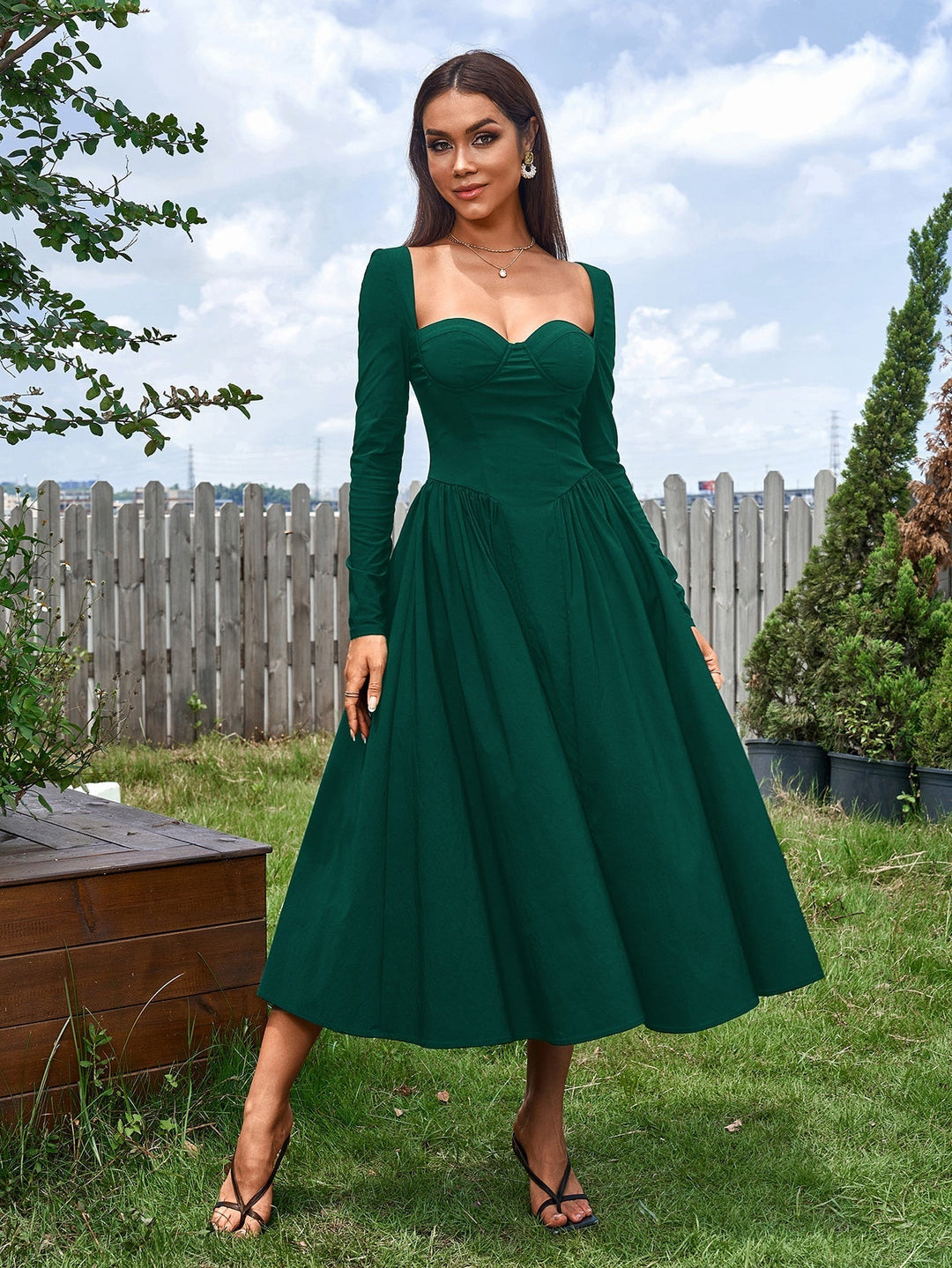 Vestido de moda línea A, manga larga, lazo en espalda; estilo femenino y chic.