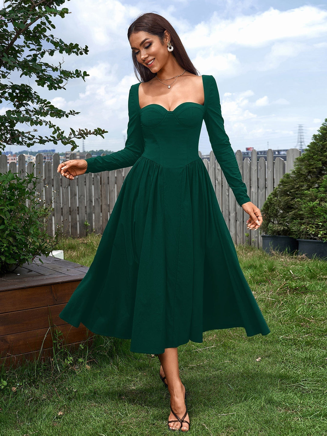 Vestido casual versátil con lazo en espalda, manga larga y corte línea A.