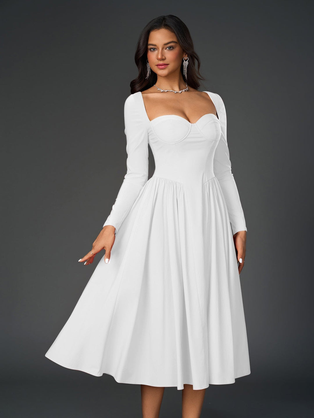 Vestido casual, línea A, manga larga. Lazo espalda que añade un toque único.