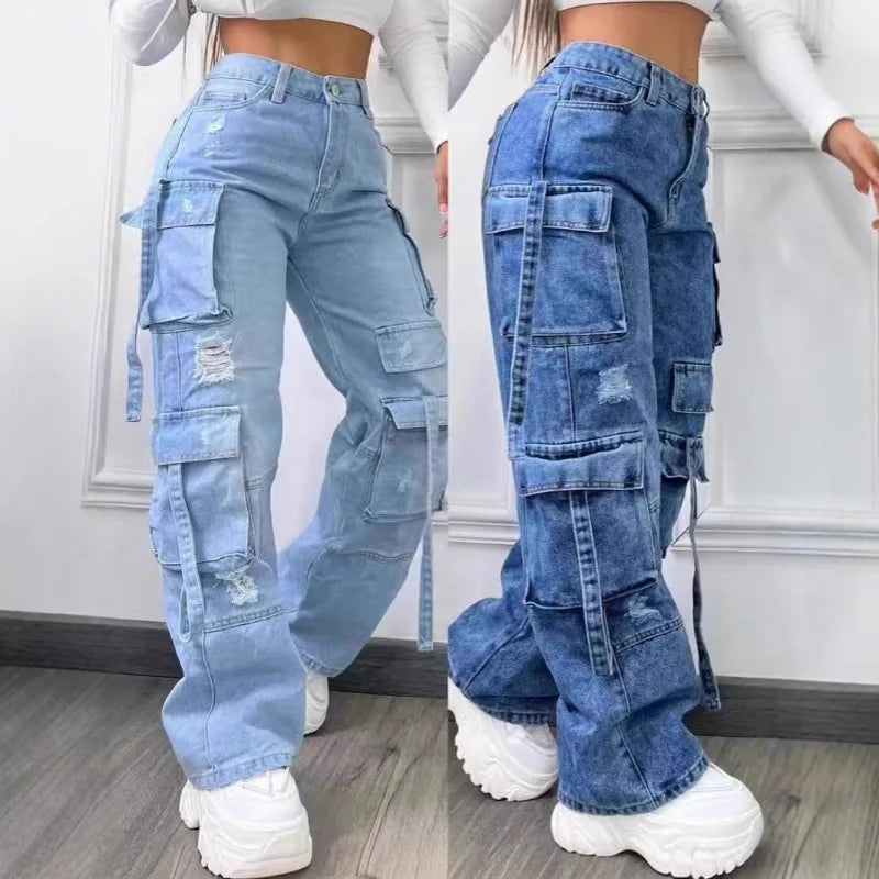 Pantalón wide leg cargo azul para mujer. Vaquero cómodo de corte ancho, moda urbana para un estilo casual chic.