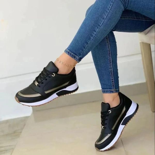 Diseño moderno de zapatillas deportivas ortopédicas para mujer. Ofrecen soporte avanzado y comodidad duradera.