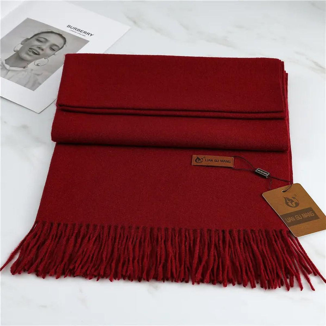 Cálida bufanda de cachemira, accesorio de invierno de lujo para la mujer moderna.