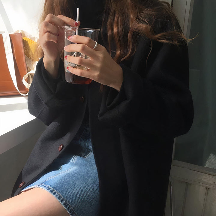 Ropa de abrigo femenina: abrigo de invierno clásico que aporta elegancia y calidez a tu estilo invernal.