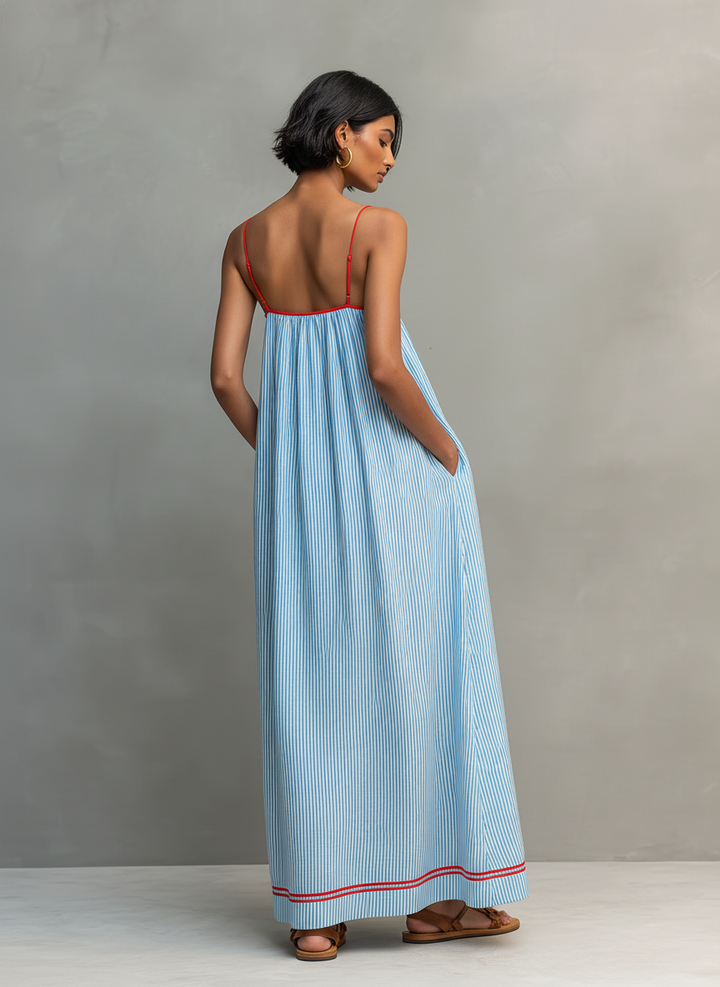 Vestido fresco de rayas para mujer, corte maxi y diseño casual. Perfecto para la playa o el día a día veraniego.