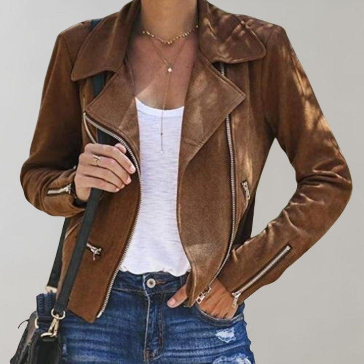 Chaqueta asimétrica femenina, diseño sofisticado para un look moderno.