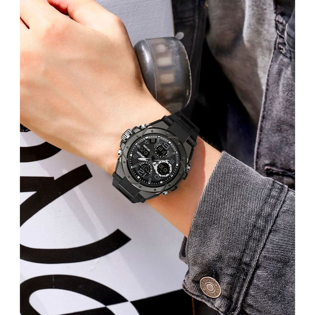 Primer plano de reloj militar hombre, esfera dual digital/analógica y funciones de cronómetro.