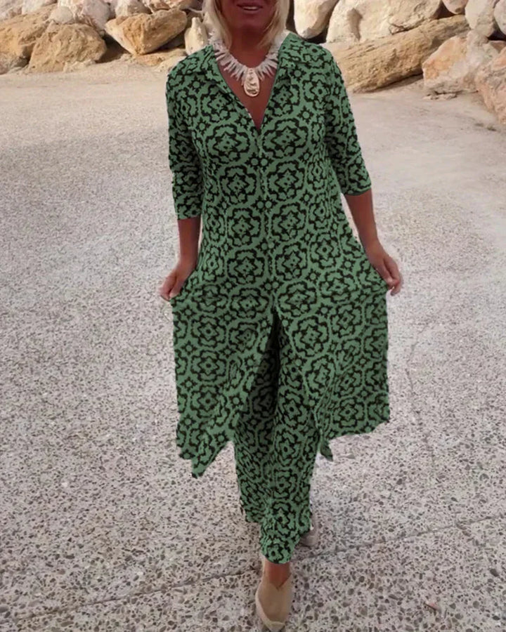 Conjunto Sara de dos piezas para mujer: blusa con botones y pantalón recto. Moda elegante y cómoda.