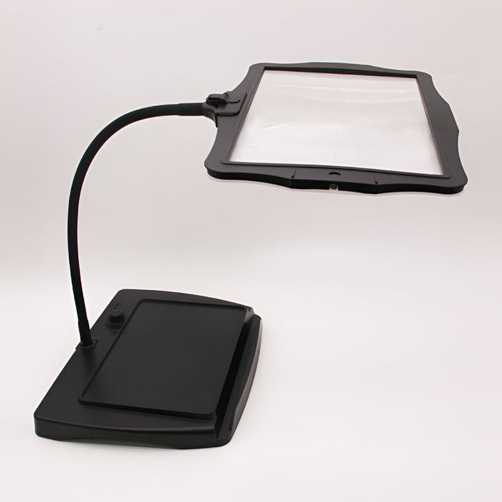 Lámpara de pie con lupa 3X y luz LED antideslumbrante para lectura cómoda, mejora la visión y reduce el esfuerzo ocular.