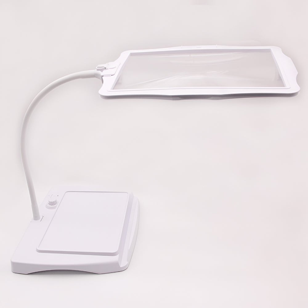Lámpara de pie LED con lupa 3X ajustable, perfecta para manualidades, costura y trabajos de precisión sin fatiga visual.