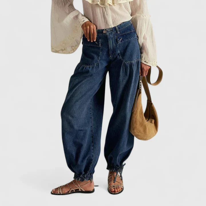 Pantalón bohemio de mujer con pliegues, estilo ancho y elegante. Ideal para moda de verano y primavera.