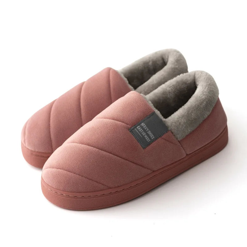 Zapatillas de mujer elegantes y cálidas para el invierno. Confort suave para tus pies en casa.